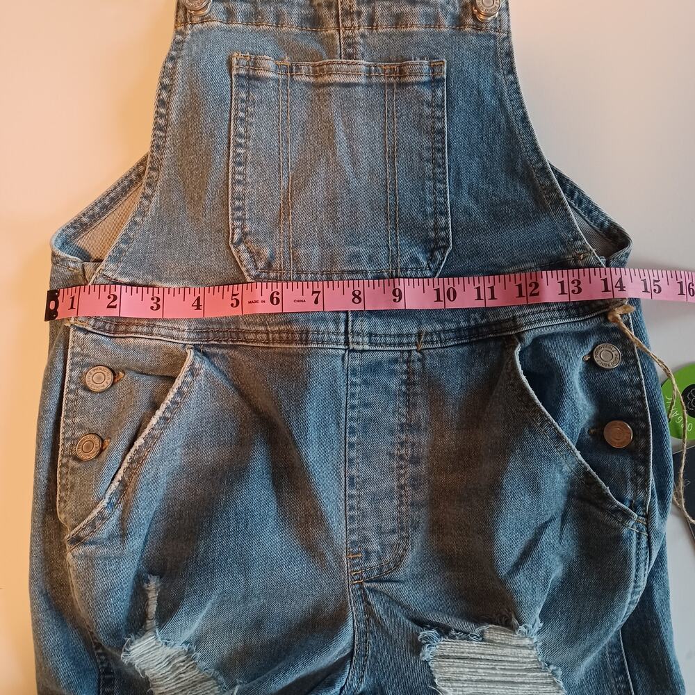 Indigo Rein Bib Shorts Overalls Size 1/24 Blue Jean Distressed Relaxed Fit NEW - Picture 7 of 9